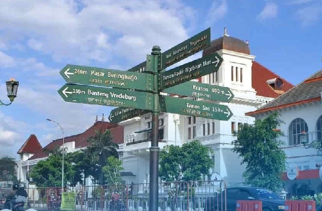 Jarak Hotel Cavinton Jogja ke Malioboro