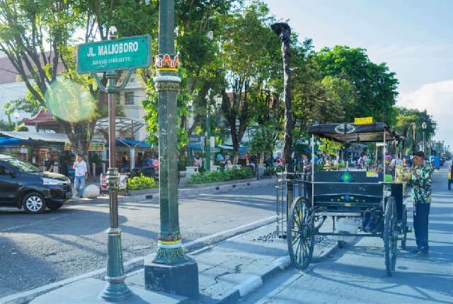 Jarak The Cabin Hotel Jogja ke Malioboro