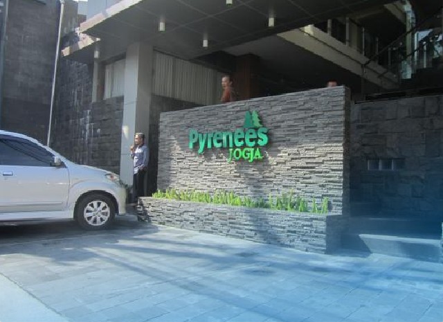 Ulasan Hotel Pyrenees Jogja