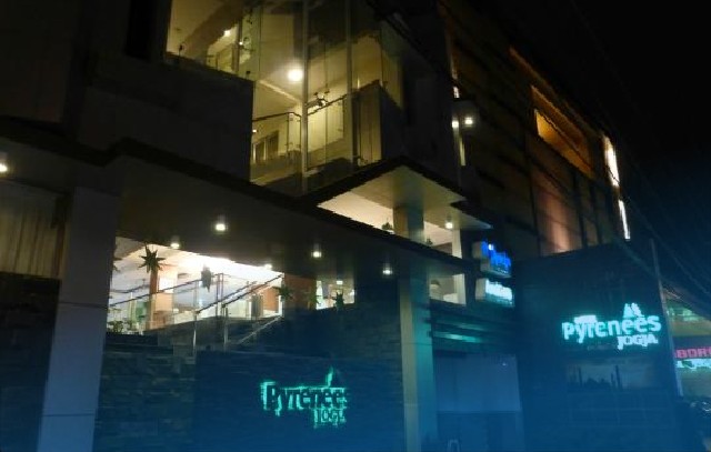 Ulasan Hotel Pyrenees Jogja